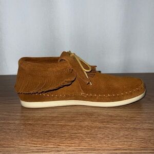 Minnetonka Venice Fringe Tie Moccasins Brown Suede Women’s Size 8